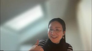 司会の齋藤がウェビナーのまとめについて話している様子